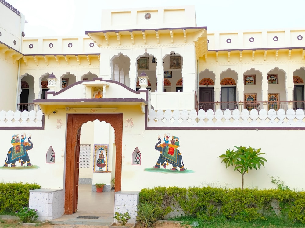 Hotel Mandawa Palace — Jhunjhunun