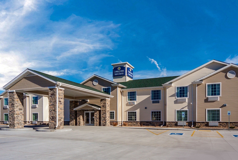 Cobblestone Inn Suites Fremont — Fremont