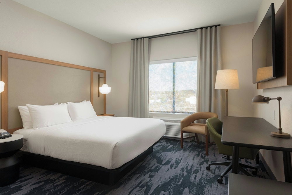 Fairfield By Marriott Inn & Suites Cincinnati Oakley - photo 11