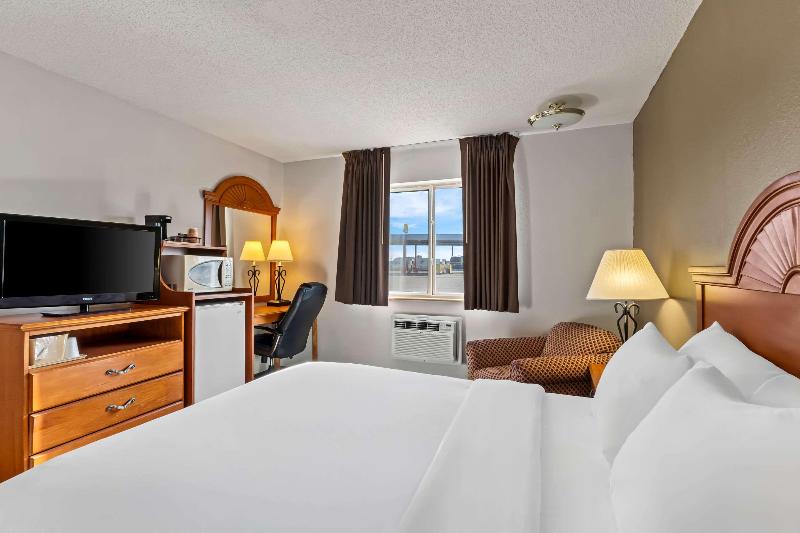 Quality Inn Sidney I 80 - photo 17