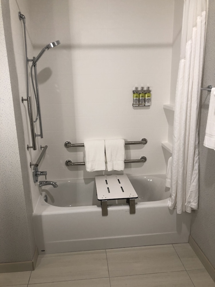 Holiday Inn Express & Suites Madison West Middleton - photo 24