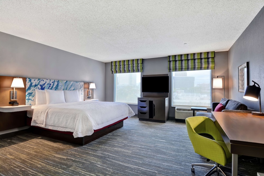 Hampton Inn & Suites Newark Harrison Riverwalk - photo 12