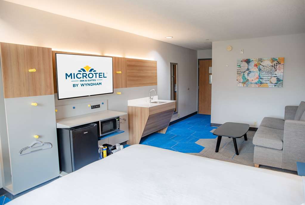 Microtel Inn & Suites by Wyndham Kingsland Naval Base I 95 - photo 38