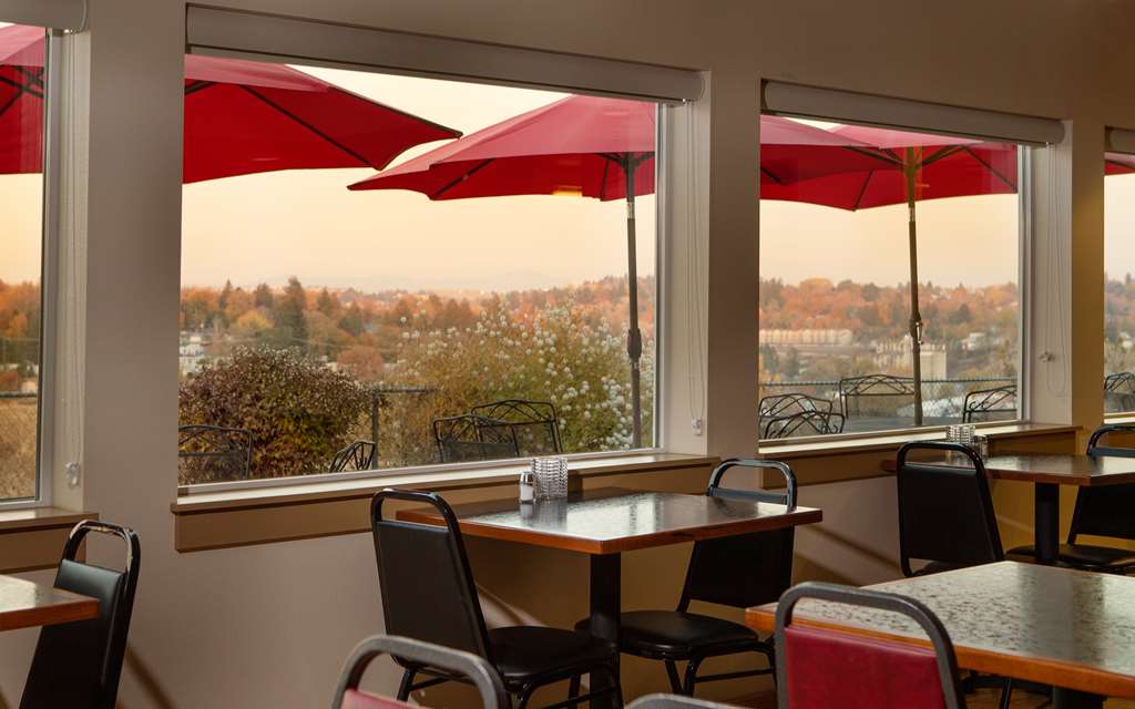 Coast Hilltop Inn - photo 13