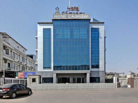 Hotel Chandan — Gandhidham