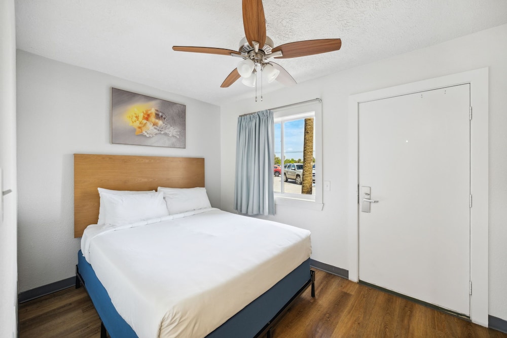 Sugar Sands Beachfront Hotel a By The Sea Resort - photo 11