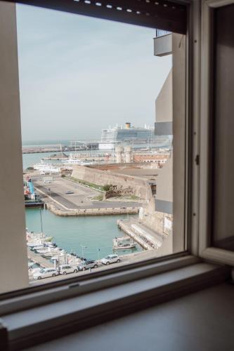 Civitavecchia Harbour View — 4-Star Luxury Hotel in Civitavecchia, Italy