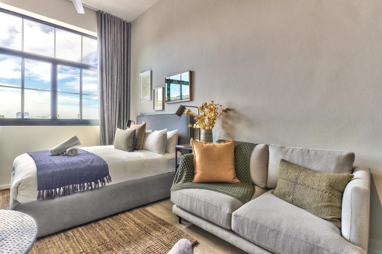 Gorgeous Designer Hideaway w Views at The Harri