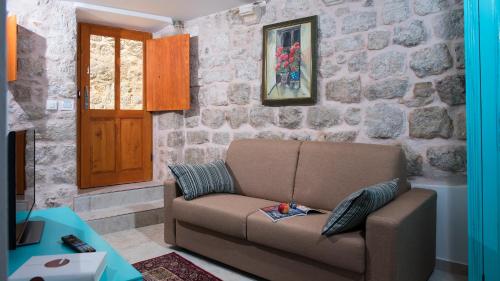 Imperia Chic place with balcony self check in 0 24h & free luggage storage