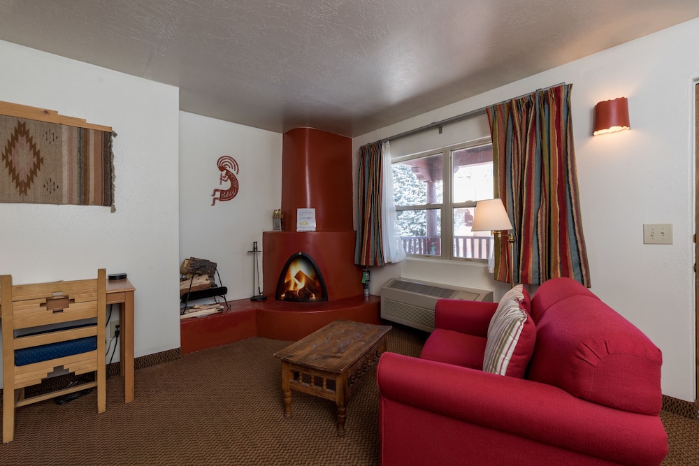 El Pueblo Lodge - photo 14