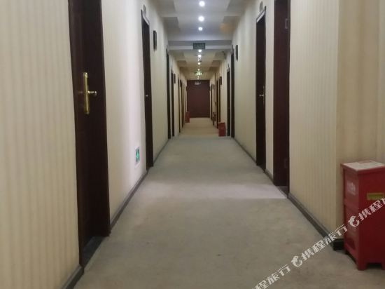 Yi'an Business Hotel — hotel in Linshui
