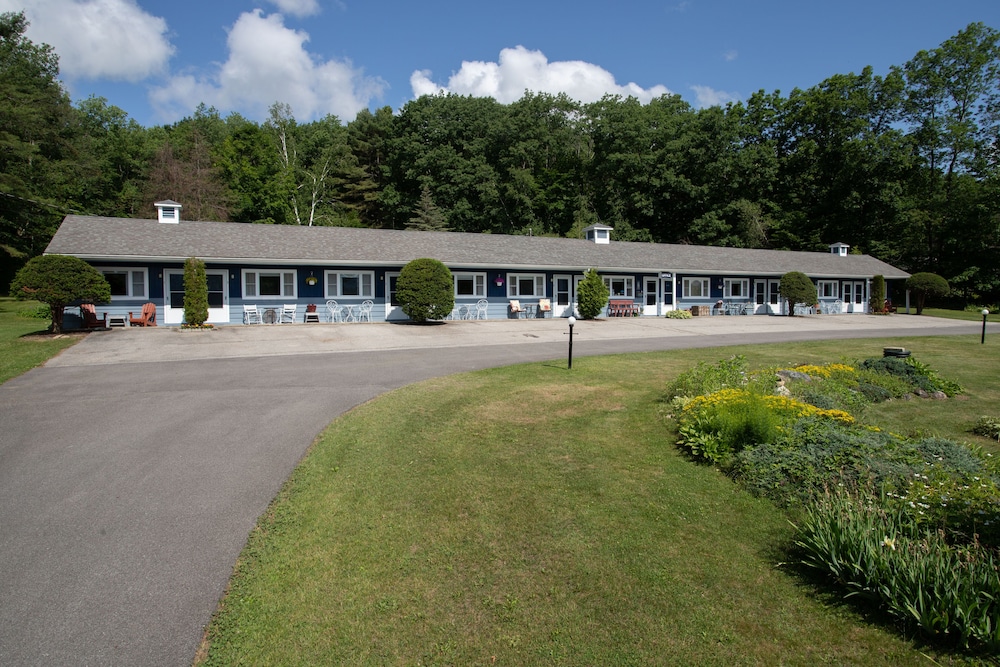 Governors Rock Motel — Bennington