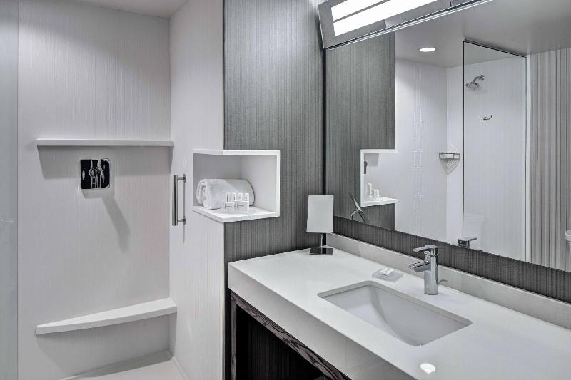Courtyard by Marriott Appleton Riverfront - photo 43