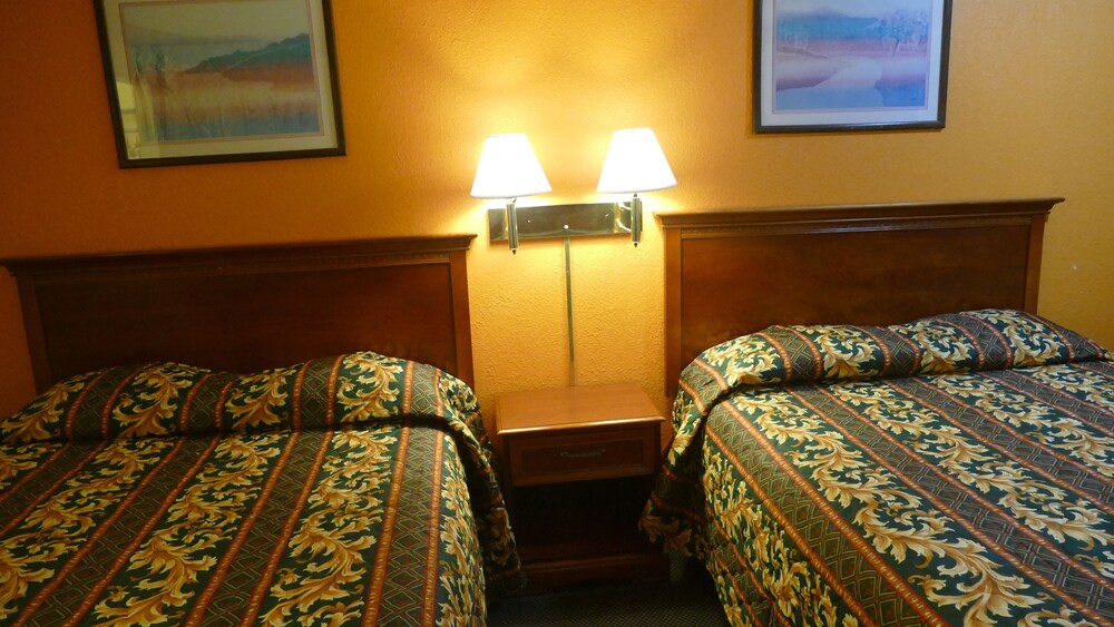 Allstate Inn Seymour - photo 5