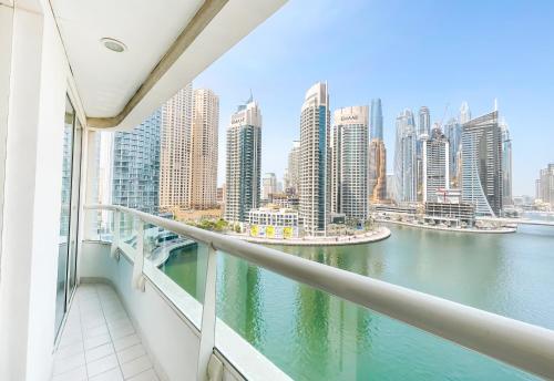 Perfect Stay 1Bedroom with full Marina View — 4-Star Luxury Hotel in Dubai, United Arab Emirates