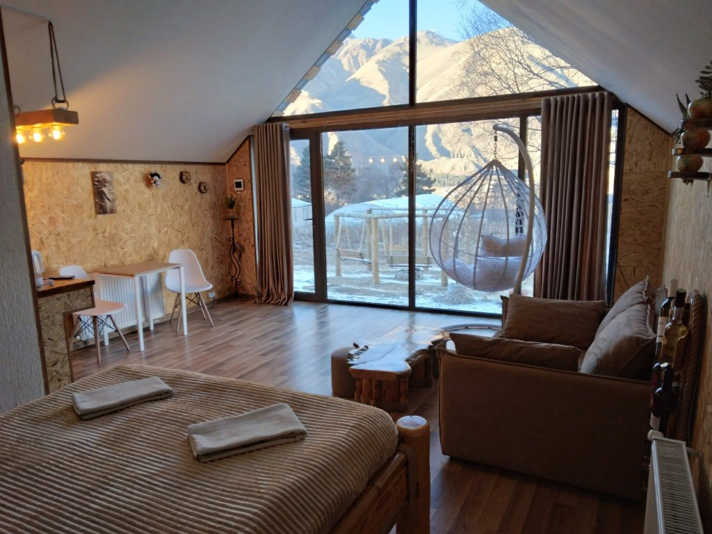 Kazbegi cottages qabarjina