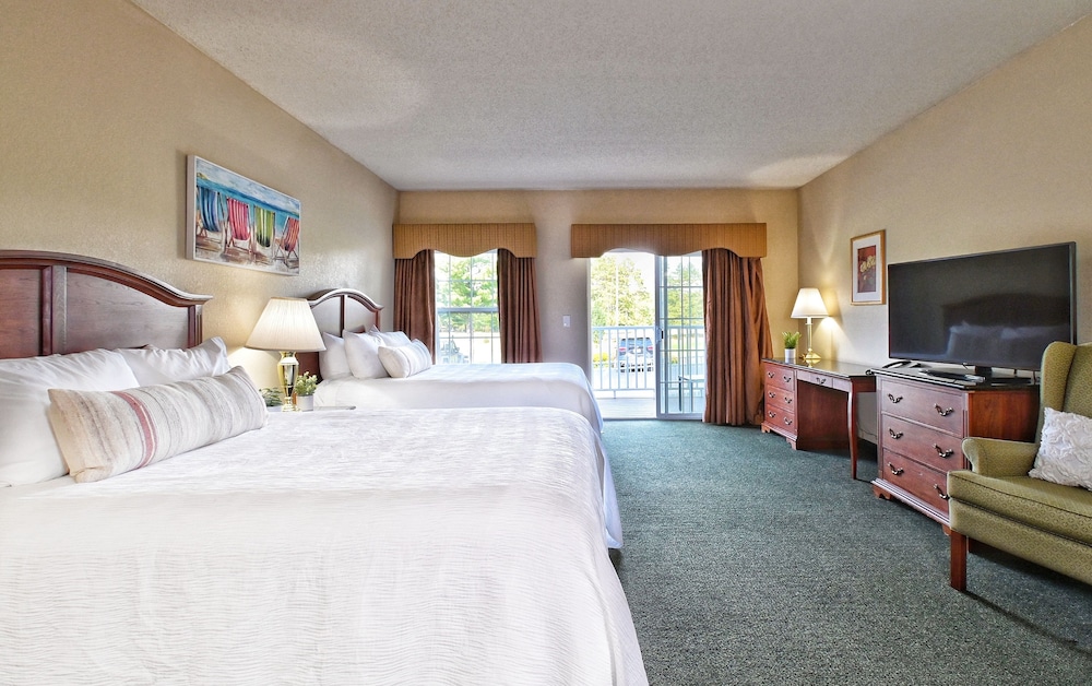 Four Seasons Island Resort - photo 10