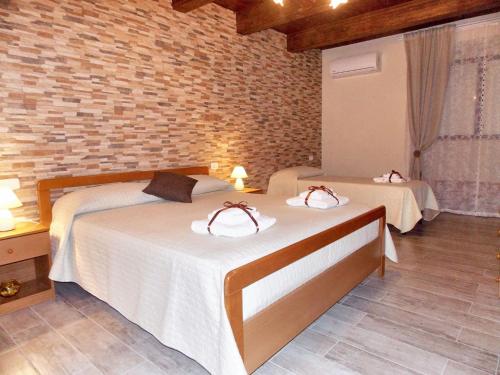 Spacious house in Frascineto with mountain view 130 m — Frascineto — photo 4