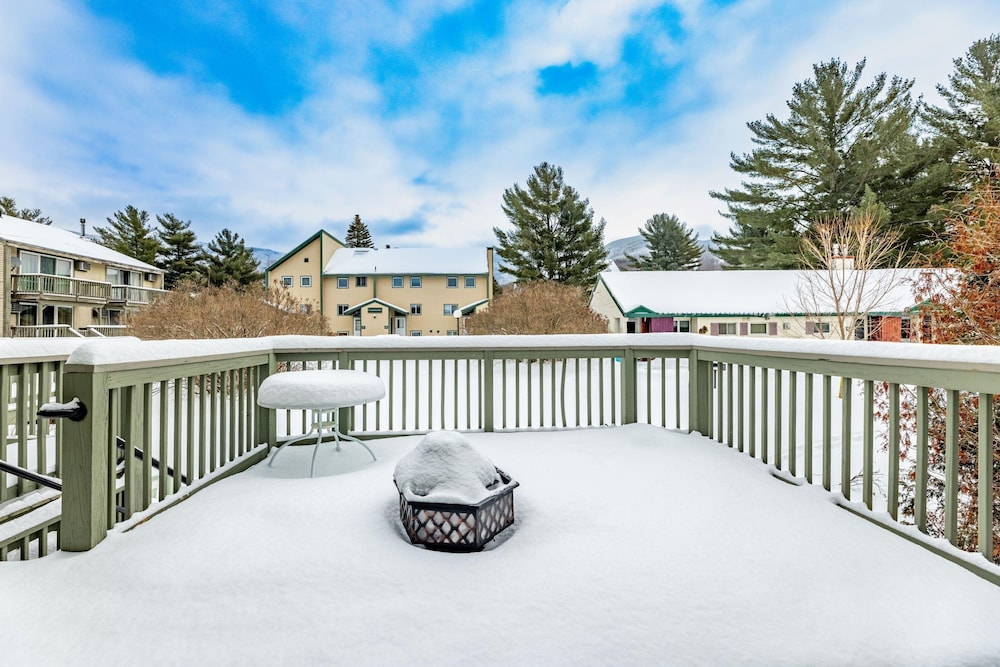 4BR Private Townhouse at Smugglers Notch Resort - photo 10