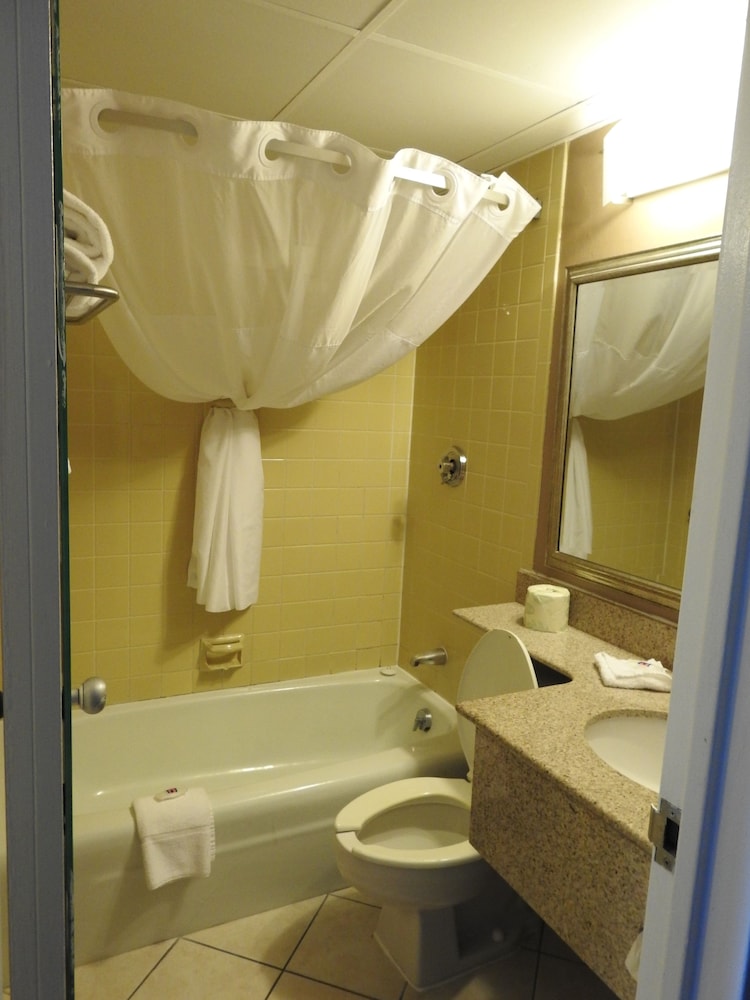 Motel 6 Lincoln NE Airport - photo 23