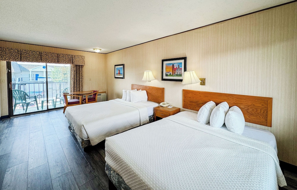 Days Inn by Wyndham Mackinaw City Lakeview - photo 11