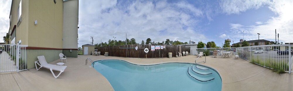 Econo Lodge Valdosta - photo 27