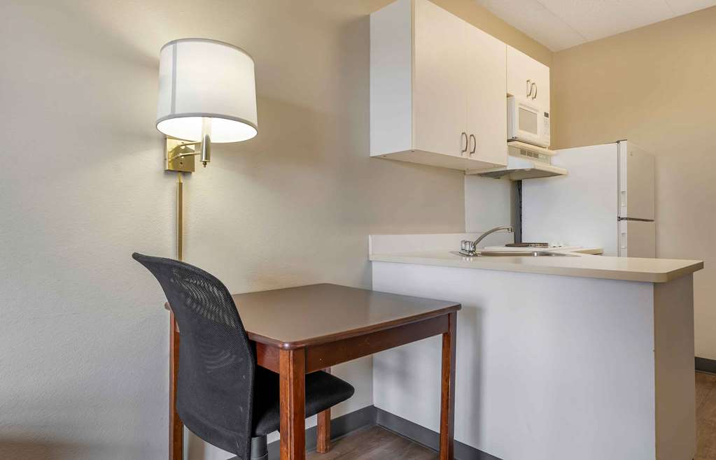 Extended Stay America Suites Chicago Midway - photo 36