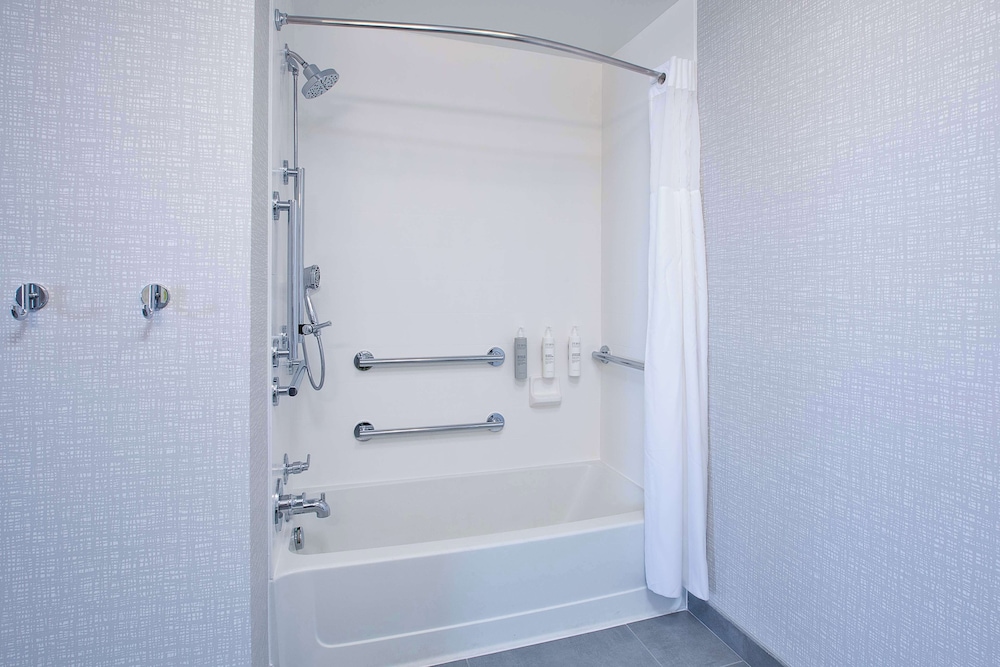 Hampton Inn Detroit Utica Shelby Township - photo 21