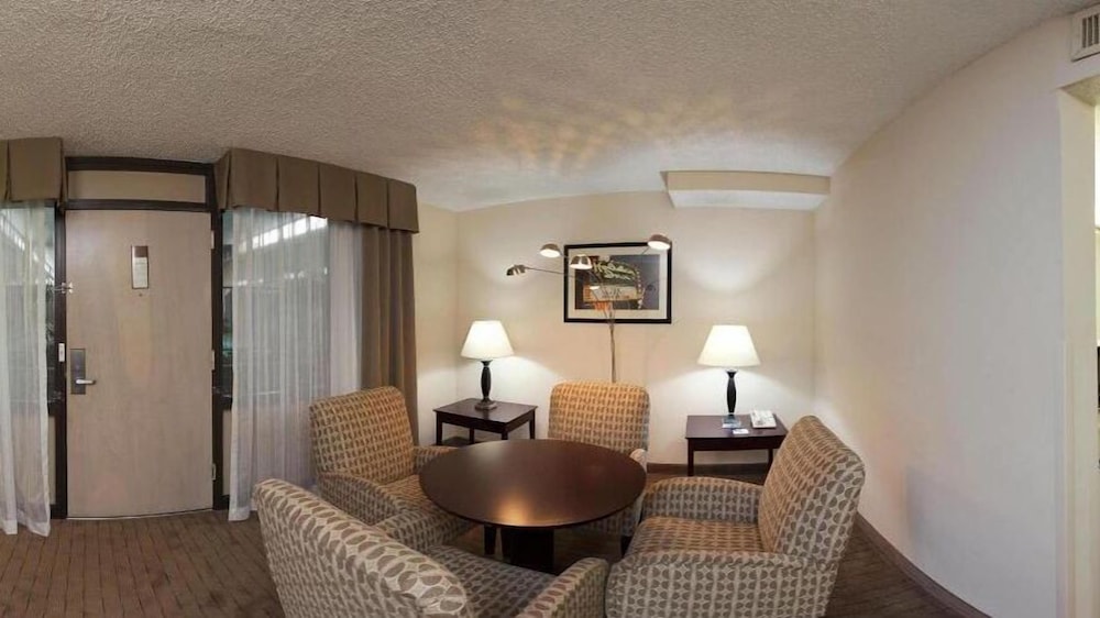 Holiday Inn Express Little Rock Airport by IHG - photo 11