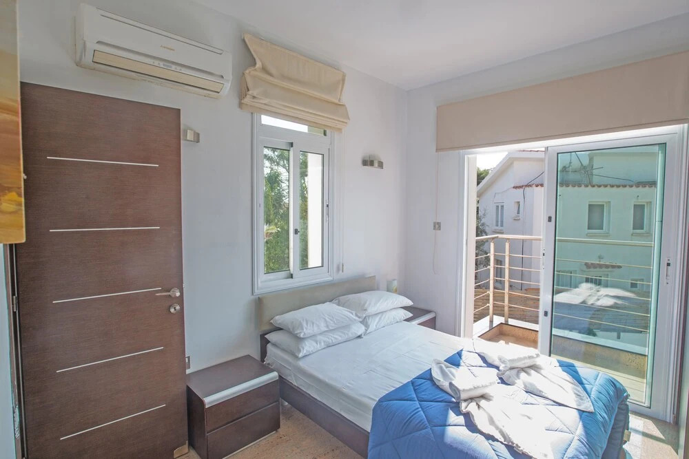 Villa Naomi Beautiful 4bdr Central Protaras Villa with Private Pool