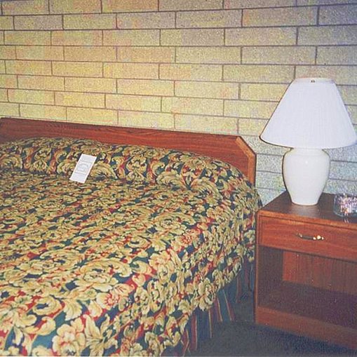 Broadway Inn Yankton - photo 16