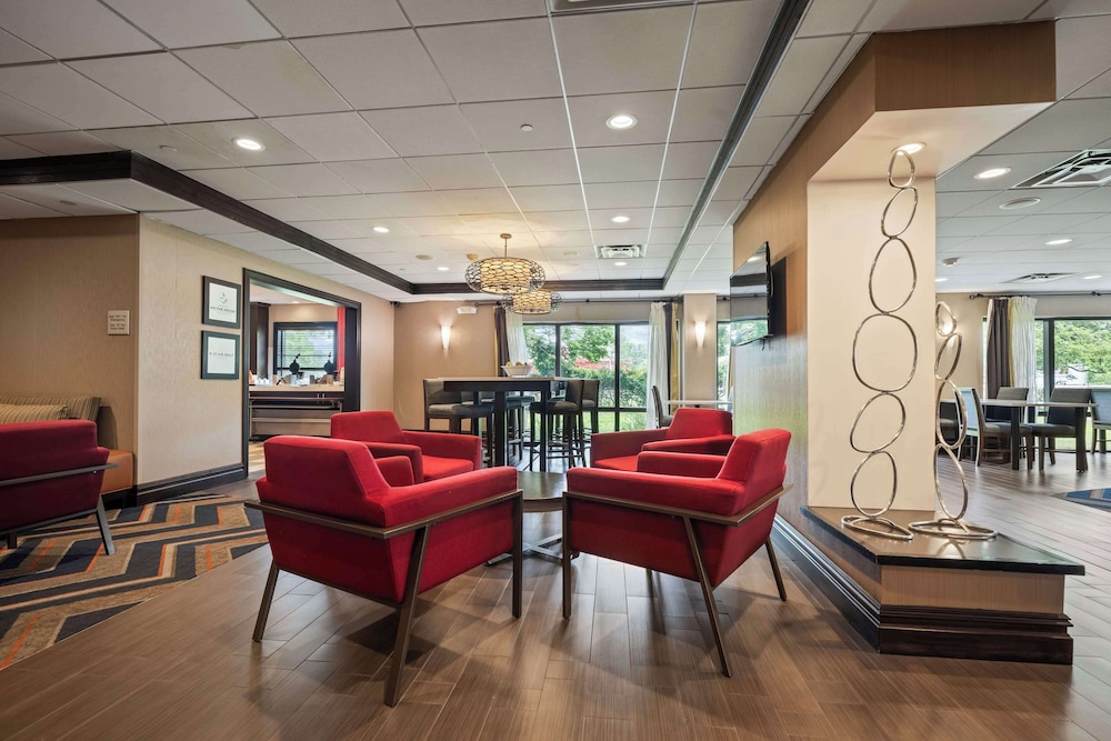 Hampton Inn Ridgefield Park - photo 4