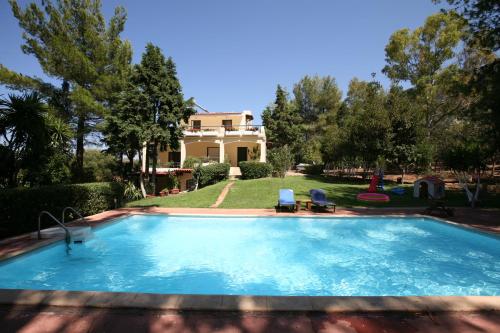 Villa Farran 1 — 4-Star Luxury Hotel in Loukisia, Greece