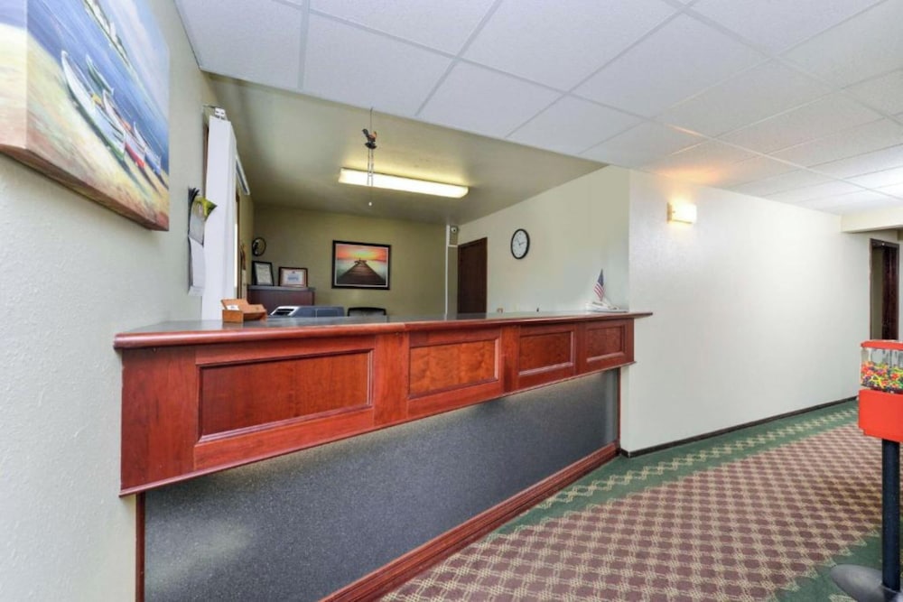 Love Hotels Staples By Oyo At Hwy 10 Mn - photo 6