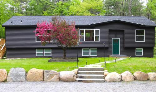 Forest Lake Haven Main House — 4-Star Luxury Hotel in Chestertown, United States