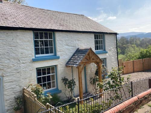Avondale — Llangollen