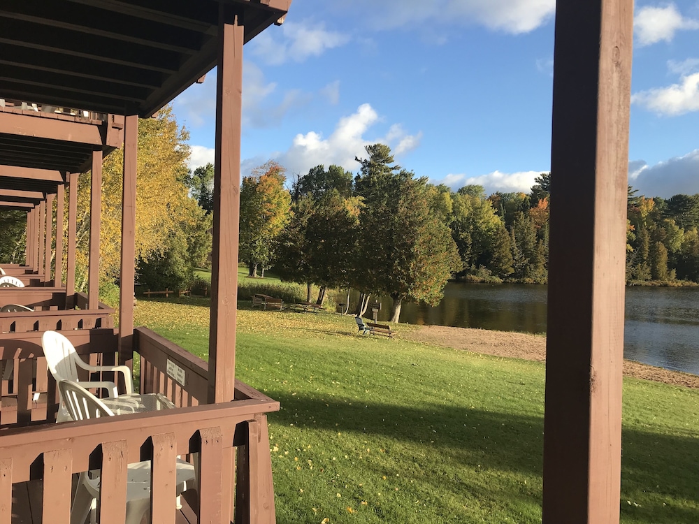 Lake Fanny Hooe Resort 2 Bed With Balcony #12 1 Bedroom Hotel Room by RedAwning - photo 18