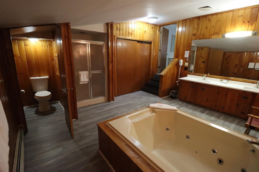 Travelodge by Wyndham Lincoln Near White Mountain - photo 22