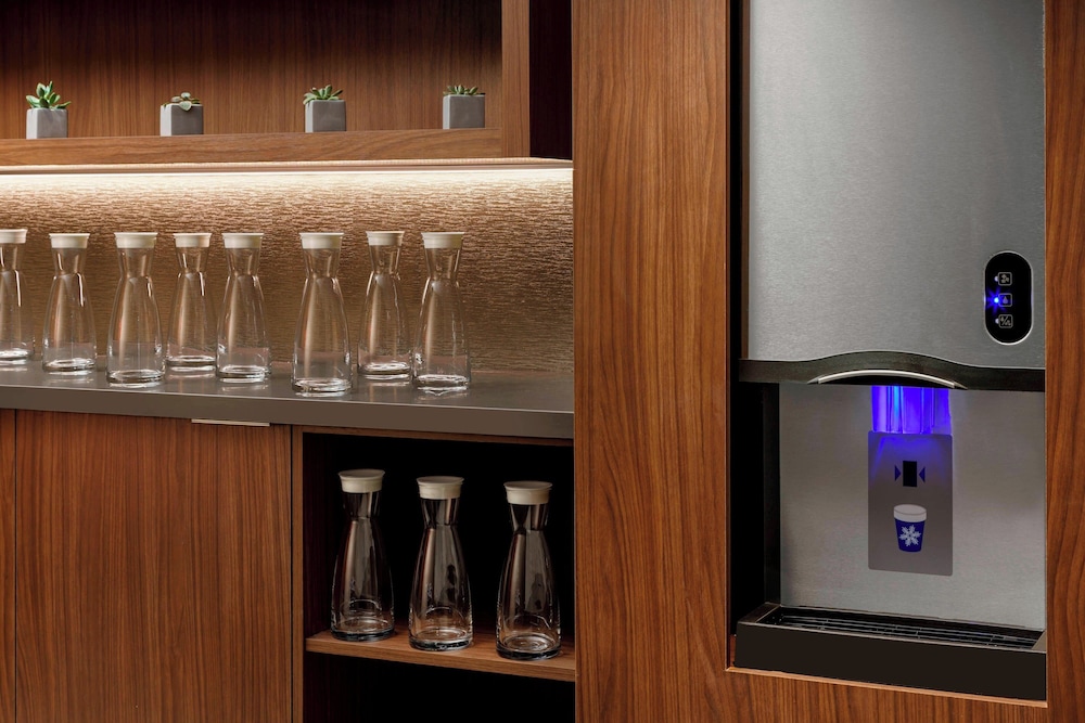 AC Hotel by Marriott San Francisco Airport Oyster Point Waterfront - photo 32