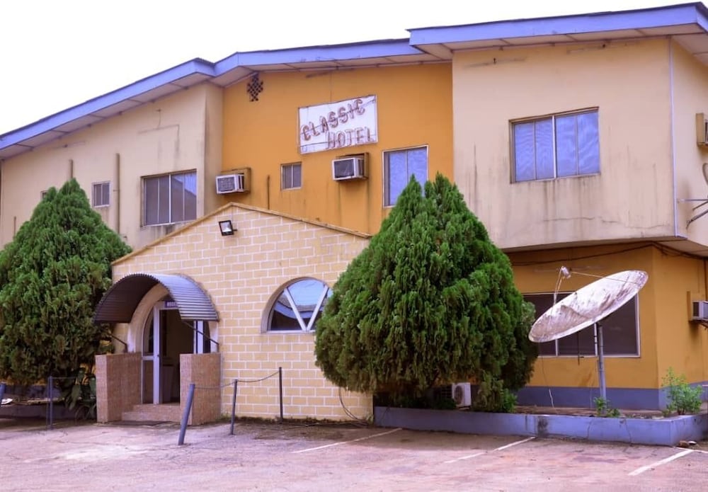 Classic hotel - carbon neutral hotel in Ijebu-Ode
