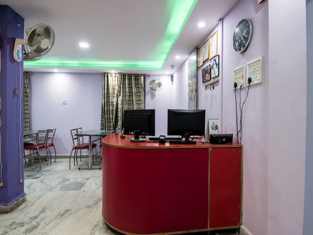 Oyo 24087 Viraj Hotel — hotel in Dinapore