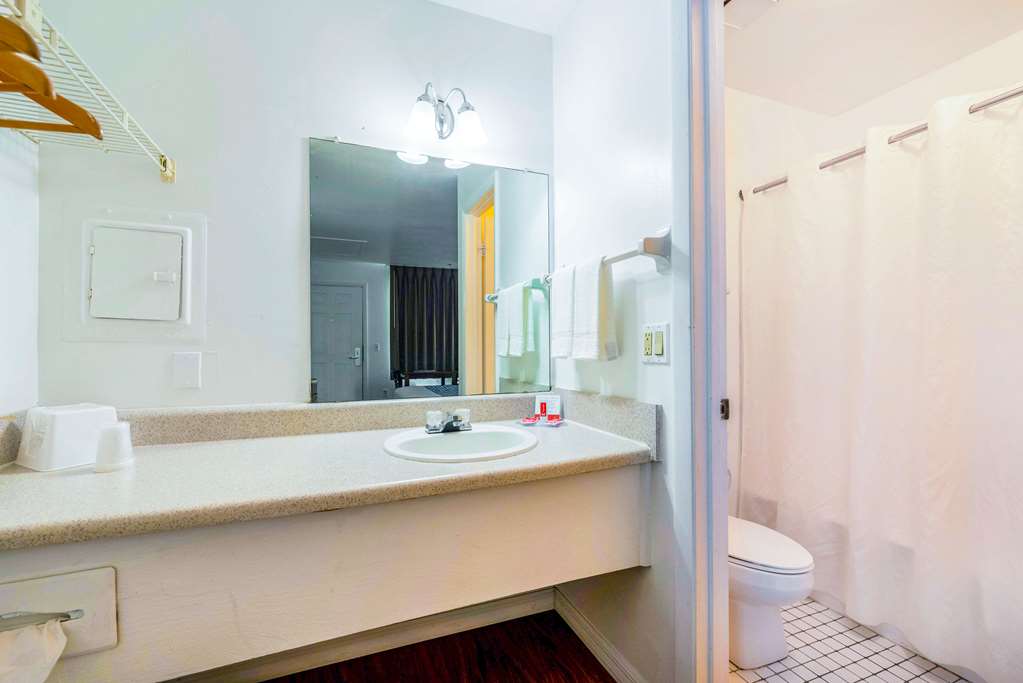 Econo Lodge Crystal River - photo 20