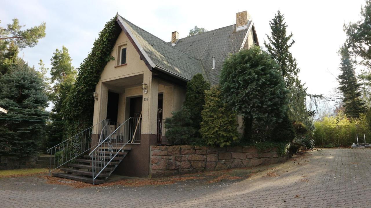 Ferienhaus Mit Pool Zum Traumen Und Entspannen Fur Alle Sinne — hotel in Bad Schmiedeberg