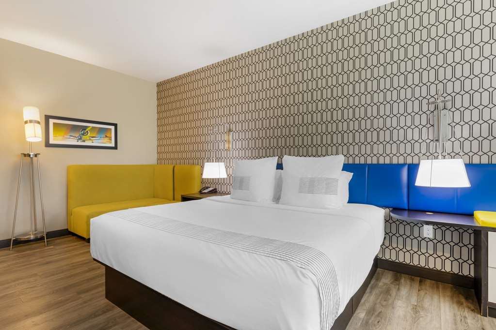 GLō Best Western Dallas South DeSoto - photo 13