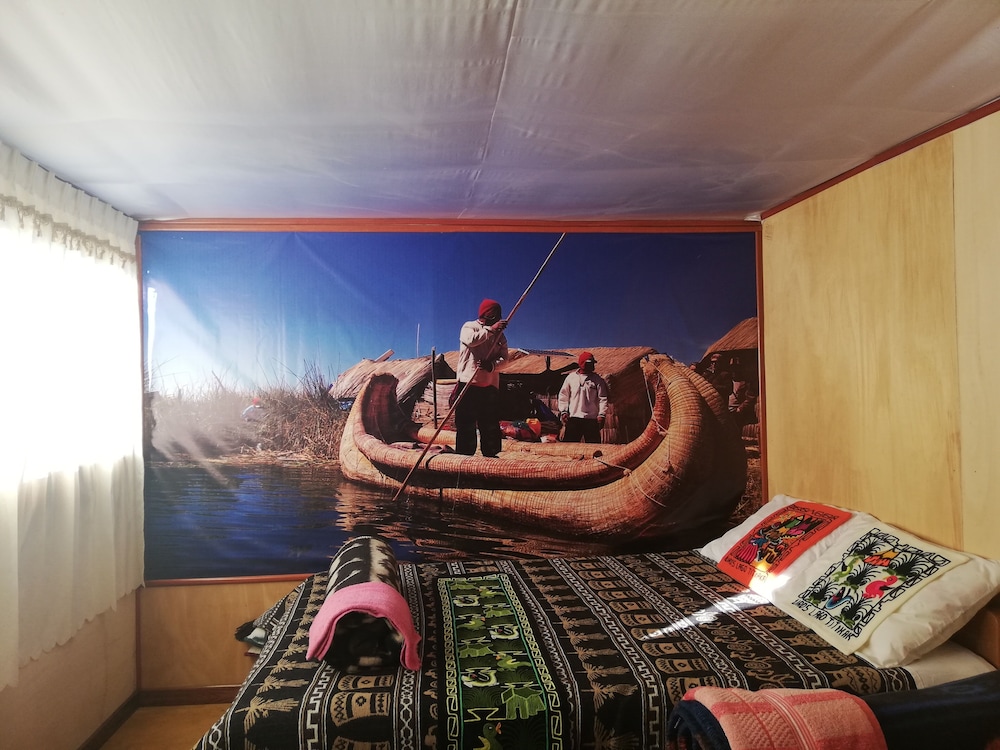 Room in Guest Room Lucsay Habitacion Vista Al Amanecer No 1 in Puno, Peru