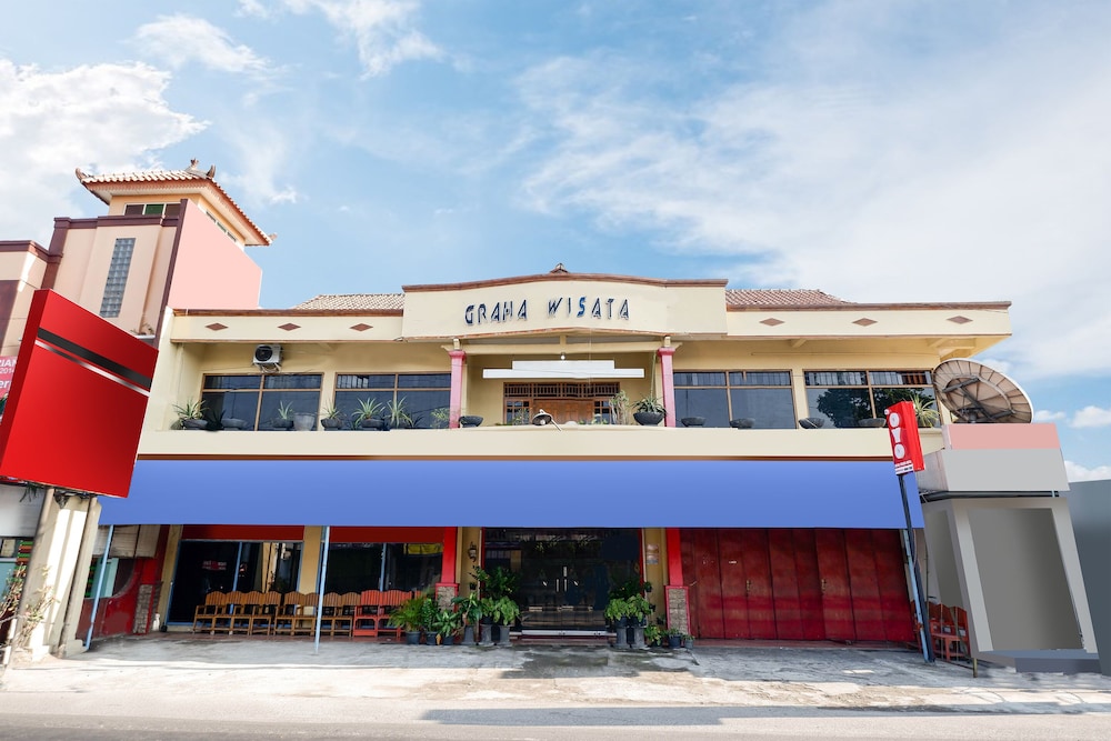 Graha Wisata Hotel by OYO Rooms in Surakarta, Indonesia