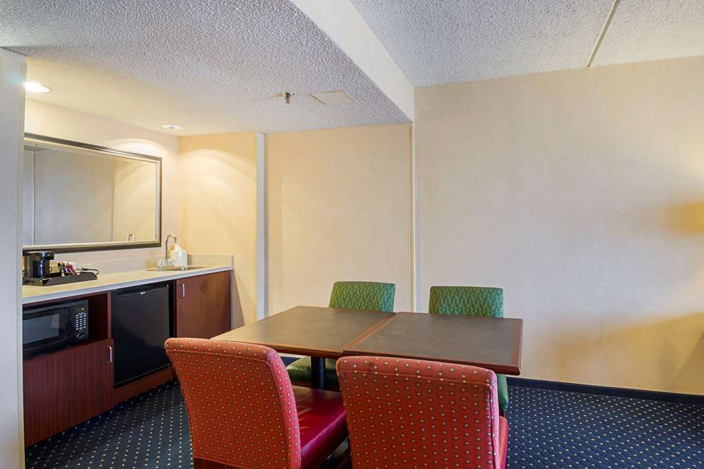 Quality Inn Boston Revere - photo 15
