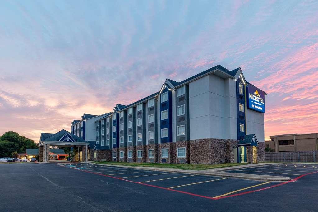 Microtel Inn & Suites by Wyndham Bossier City - photo 8