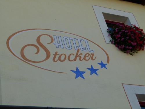 Hotel Stocker — hotel in Curon Venosta