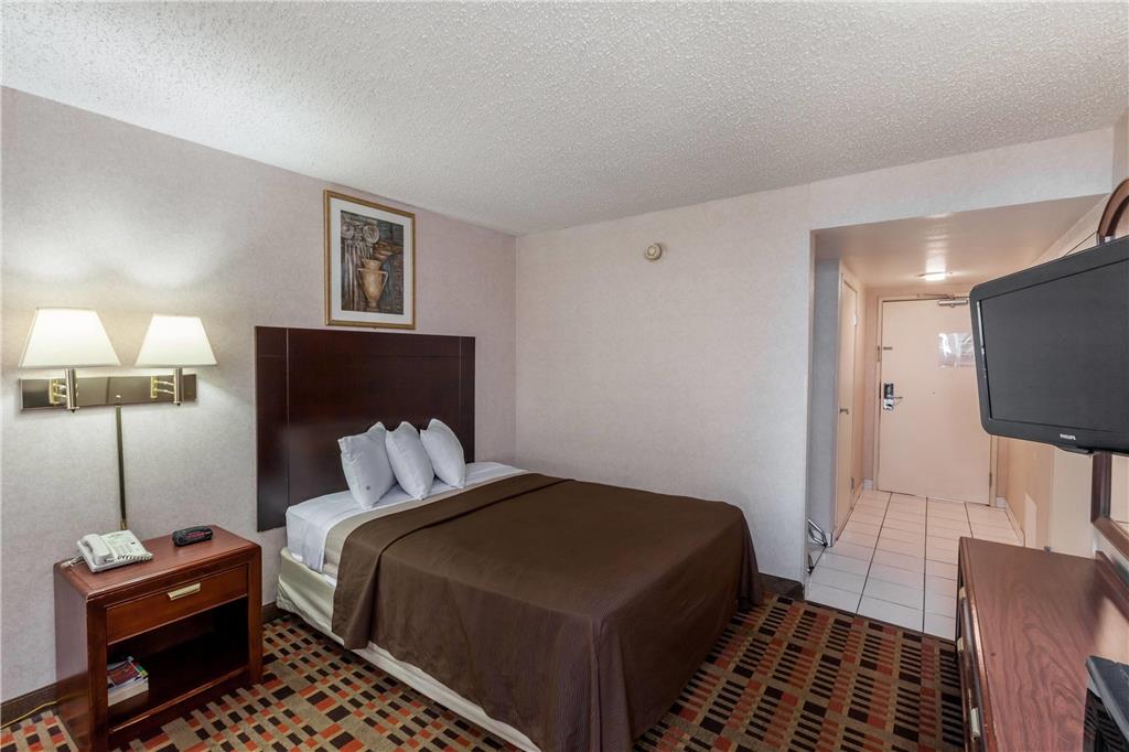Days Inn by Wyndham Amarillo East - photo 14